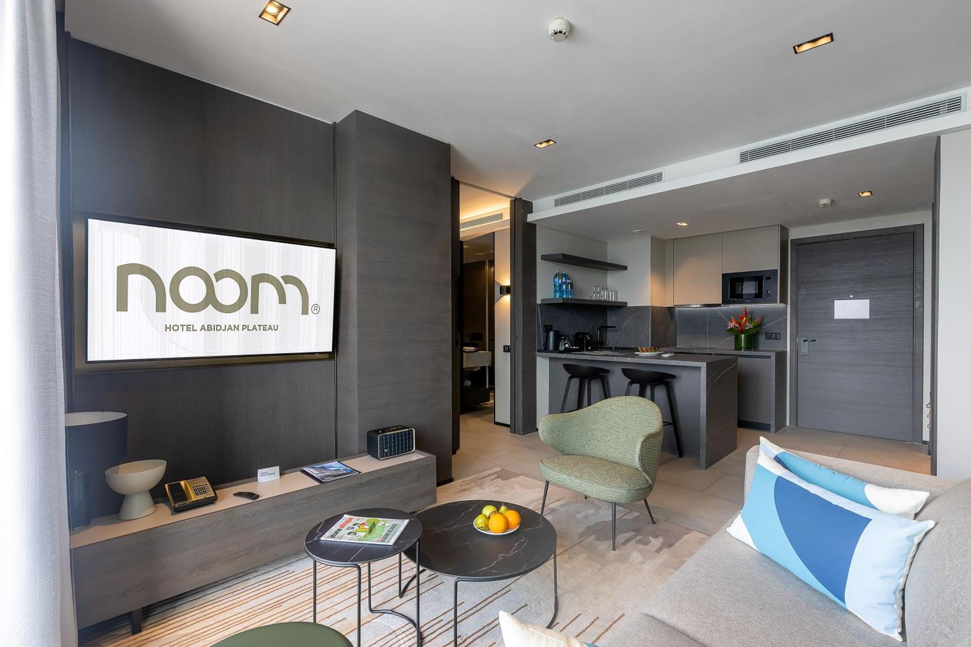 Noom Hotel Abidjan Plateau Exterior foto A two-bedroom apartment at the hotel